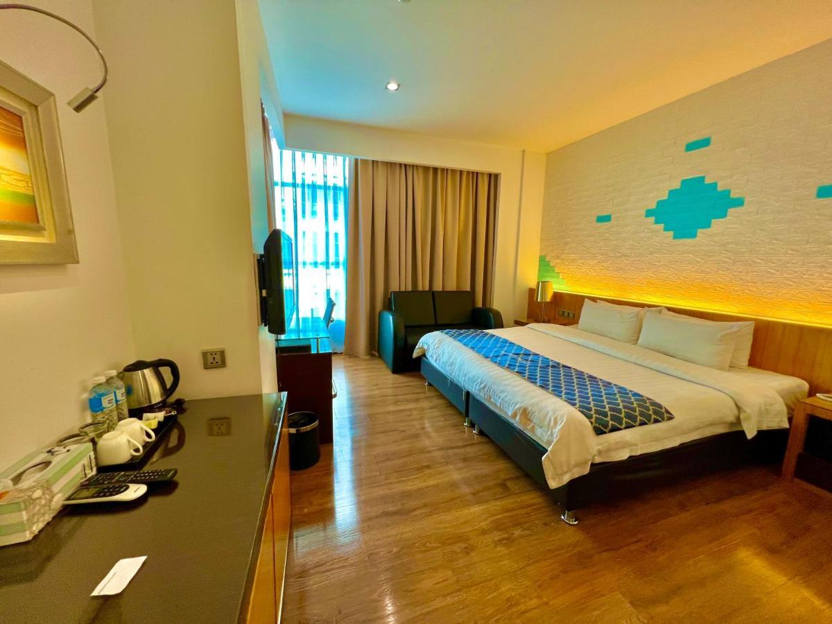 New World Express Motel Bintulu Exterior photo