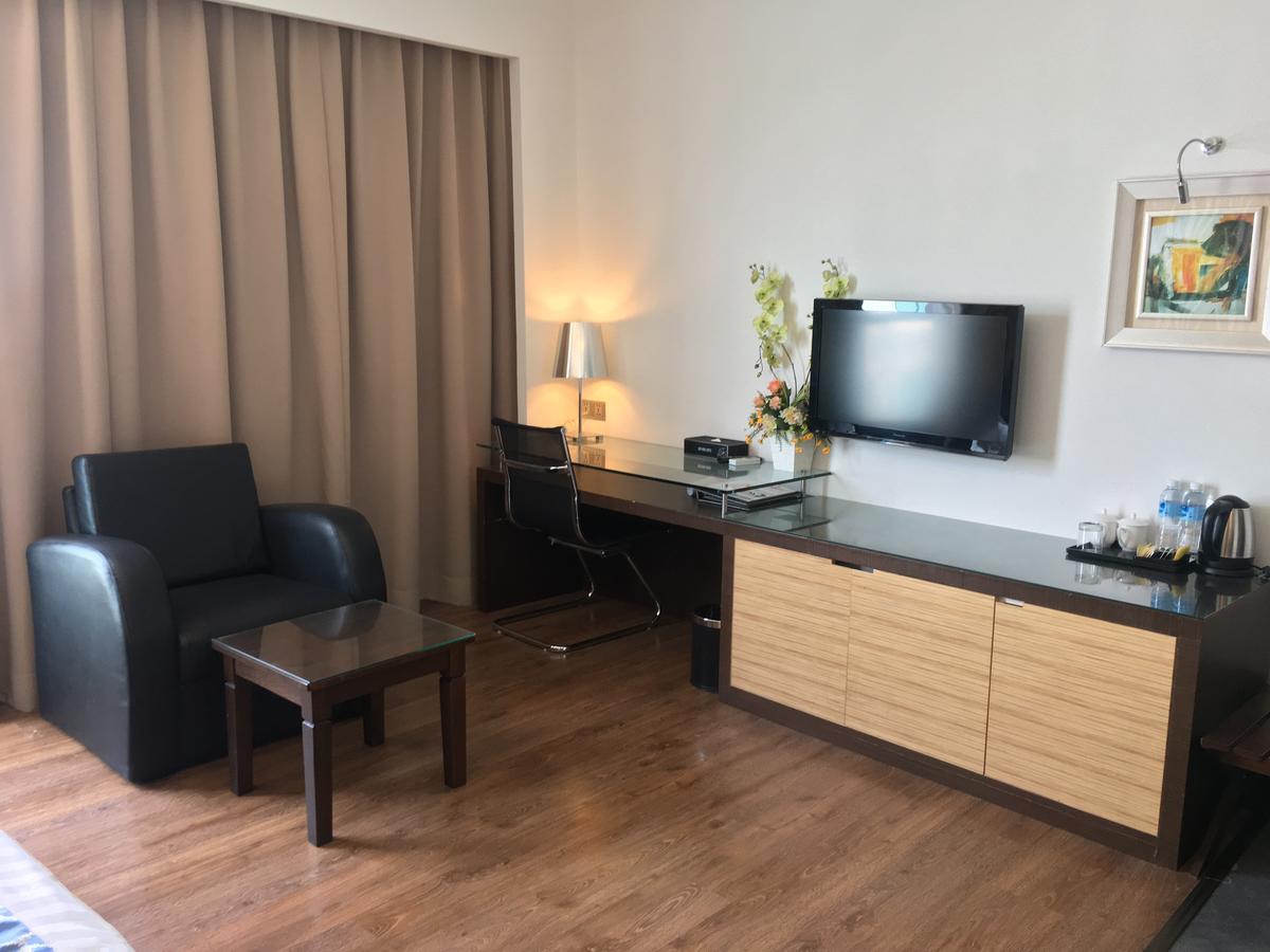 New World Express Motel Bintulu Exterior photo